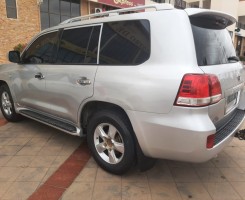 A venda Land Cruiser Gxr biturbo mren