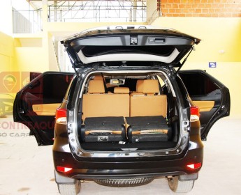 A venda Toyota Fortuner H yld