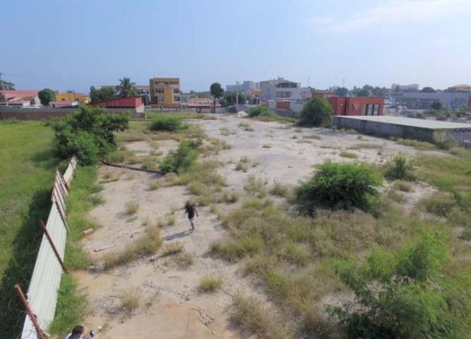 Venda Terreno de 4 hectares na primeira linha da Avenida 21 de Janeiro, Morro Bento, ligado ao KFC*
