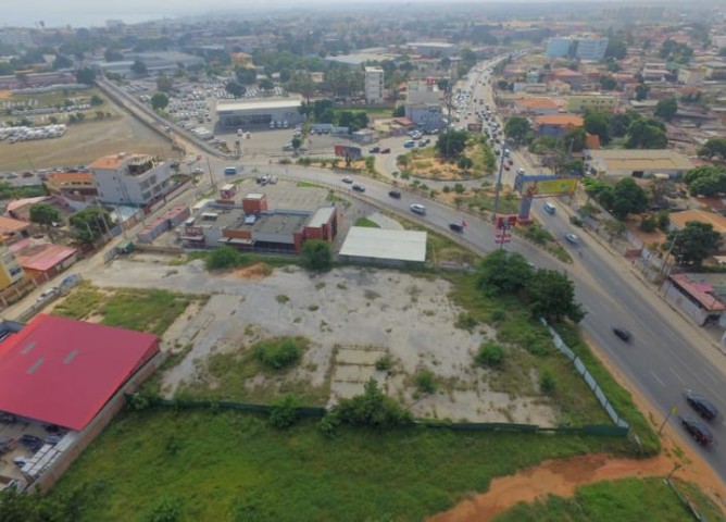Venda Terreno de 4 hectares na primeira linha da Avenida 21 de Janeiro, Morro Bento, ligado ao KFC*