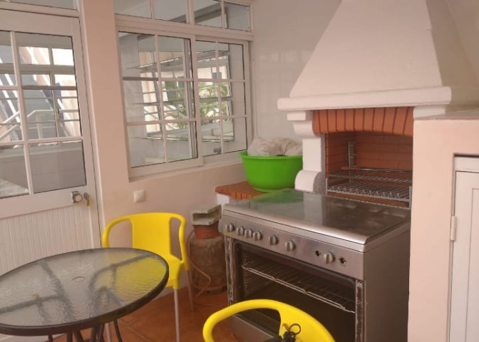 Venda Vivenda V3 de dois andares com Piscina no Bairro Azul (Luanda)*