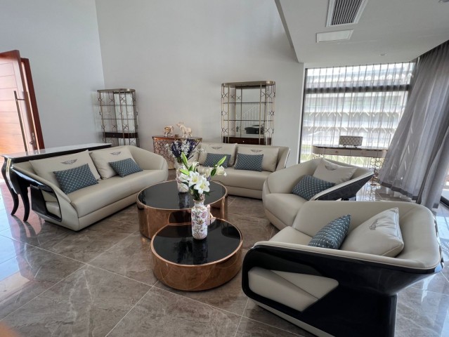 Venda VENDE-SE MORADIA T5 - MANGAIS (BARRA DO KUANZA)