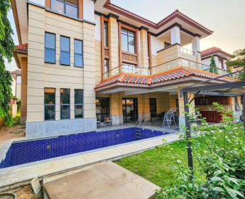A venda Moradia T7 triplex no condomínio Bela vista Benfica sc