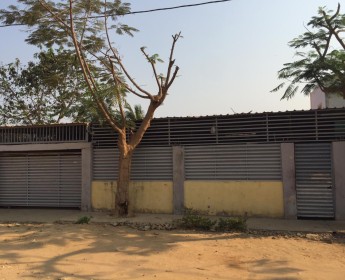 A venda Casa a venda no Zango 1. Rua da Maxi