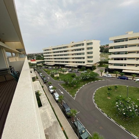 À VENDA: Excelente apartamento T3 luxuoso, no prestigioso Condomínio Ymoluanda, em Talatona, posicionado no 4 andar.