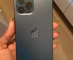 A venda Iphone 12 pro Max 256gb processador 6
