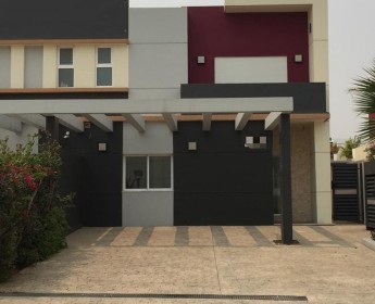 A venda Luxuosa Vivenda Em Talatona, No Condomínio Infinity, Casa Nova, Nunca...