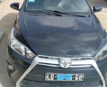 A venda Toyota Yaris G clga