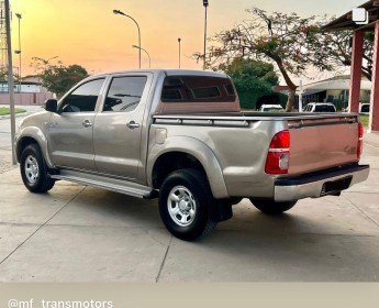 A venda Toyota Hilux limpo Emnl