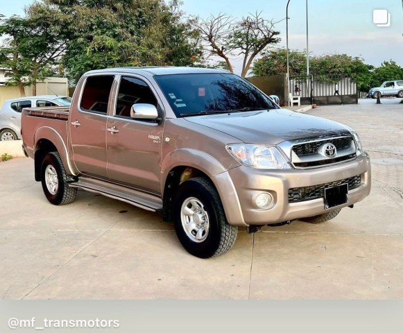 Venda Toyota Hilux limpo Emnl
