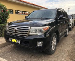 A venda Toyota Land Cruiser V8 svld