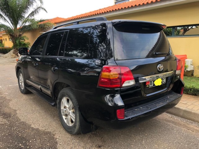 Venda Toyota Land Cruiser V8 svld