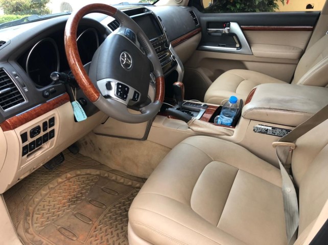 Venda Toyota Land Cruiser V8 svld