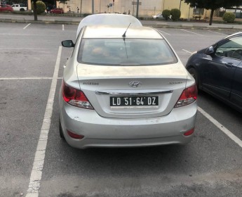 A venda Carro Hyundai acent