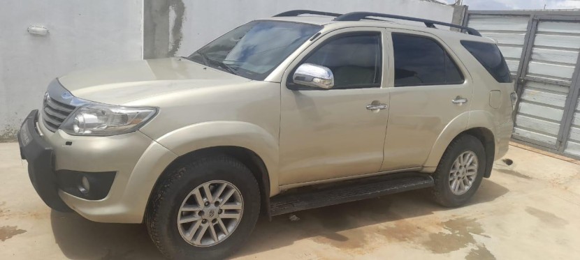 Venda Toyota Fortuner automático prnt blck