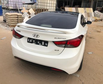 A venda Hyundai Elantra E Edrd