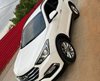 A venda Hyundai Santa Fé H limpo Edrd