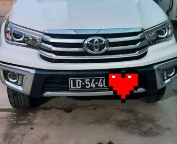 A venda Hilux joao lourenço recém chegada