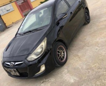 A venda Accent Black