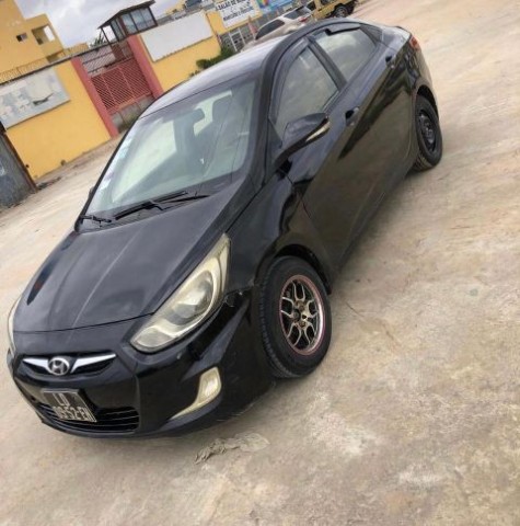 Venda Accent Black