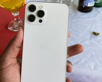 A venda IPhone 12 Pro Max 256 GB