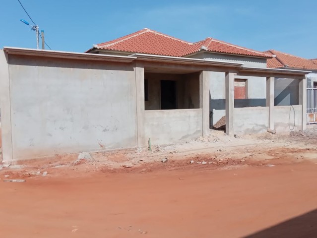 Venda Vivenda inacabada Benfica mnl