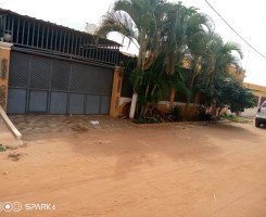 A venda Vende-se vivenda T4 no Zango3