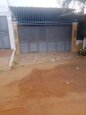 Venda Vende-se vivenda T4 no Zango3