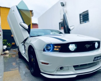 A venda Venda ou troca Ford Mustang