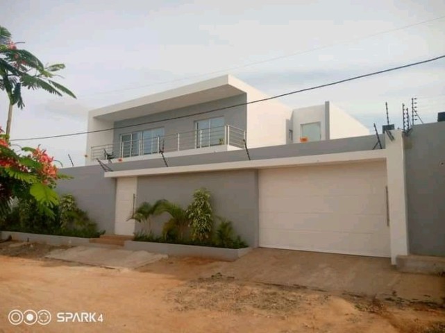 Venda Vivenda luxuosa T4 no Patriota