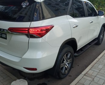 A venda Toyota Fortuner H automático yld