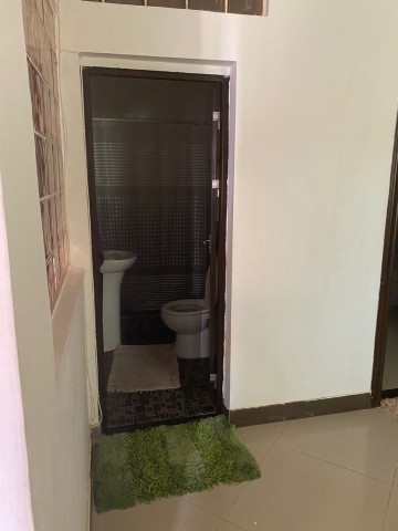 Venda Vivenda T5 em ruas asfaltadas cc