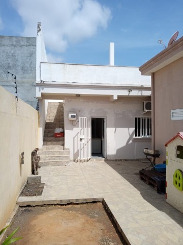 Venda Moradia V2 +1 Anexo V2 FL