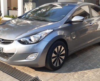 A venda Hyundai Elantra F mren