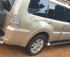 A venda Pajero creme svld