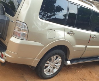 A venda Pajero creme svld