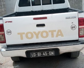 A venda Toyota Hilux G manual EdrdN