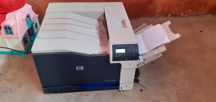 Impressora HP Laserjet CP 5525