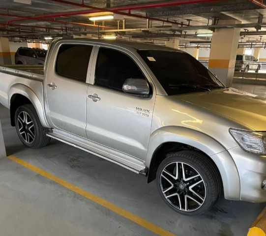 Venda Toyota Hilux cinza Jrg