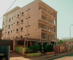 A venda HOTEL DE 5 PISOS em TALATONA fL