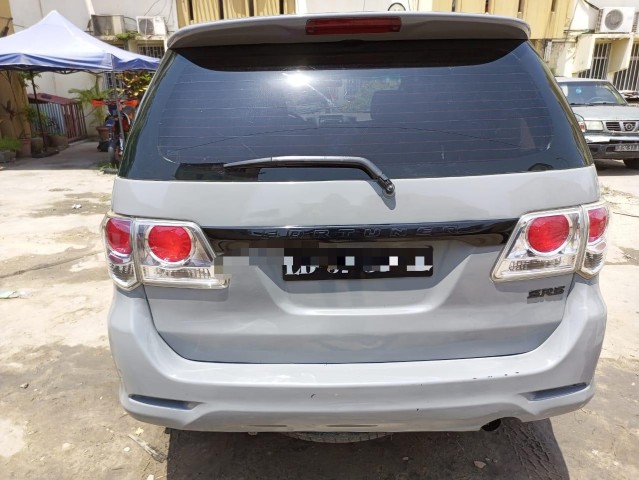 Venda Toyota Fortuner actualizado cinza prnt