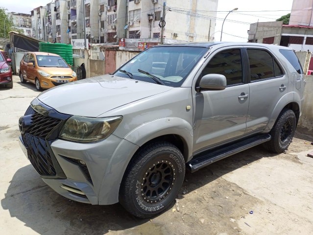 Venda Toyota Fortuner actualizado cinza prnt