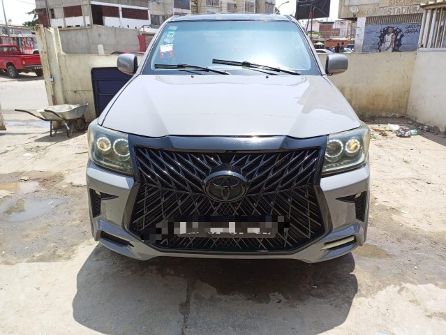 Venda Toyota Fortuner actualizado cinza prnt