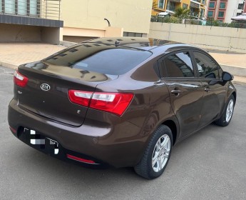 A venda Kia Rio mala limpo mrin