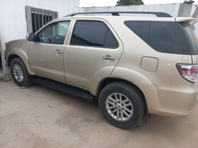 Venda Toyota Fortuner F creme svld