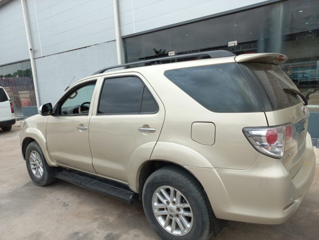Venda Toyota Fortuner F creme svld