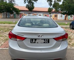 A venda Hyundai Elantra D EdrdN