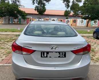 A venda Hyundai Elantra D EdrdN