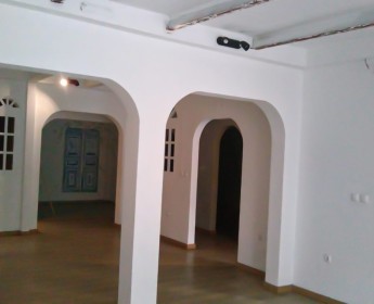 A venda ARRENDA-SE ESCRITÓRIO 280m2 INGOMBOTA