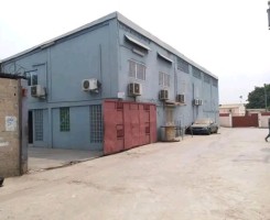 A venda Arrenda-se Armazém